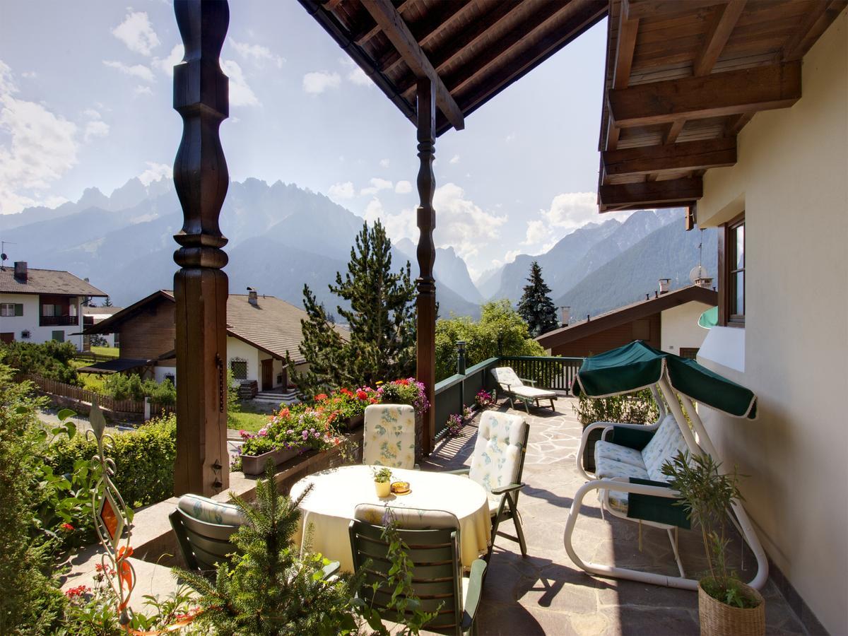 Hotel Panorama Garni Ingrid à Dobbiaco Extérieur photo